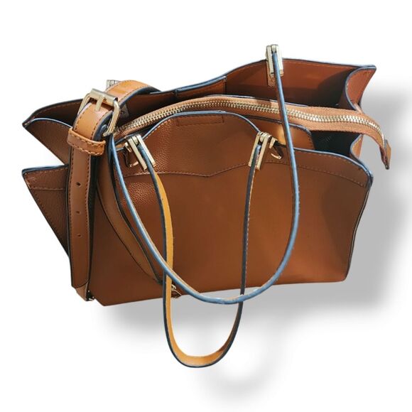 Isabelle Women's purse with crossbody Strap - Picture 4 of 5